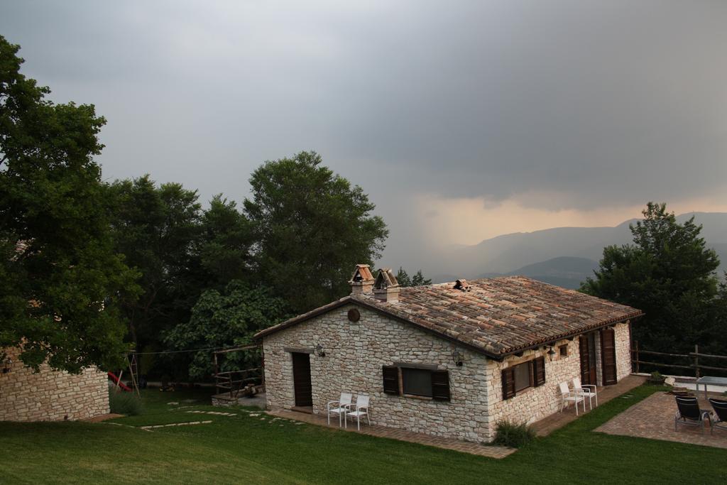 Agriturismo Valdifiori Sassoferrato ภายนอก รูปภาพ